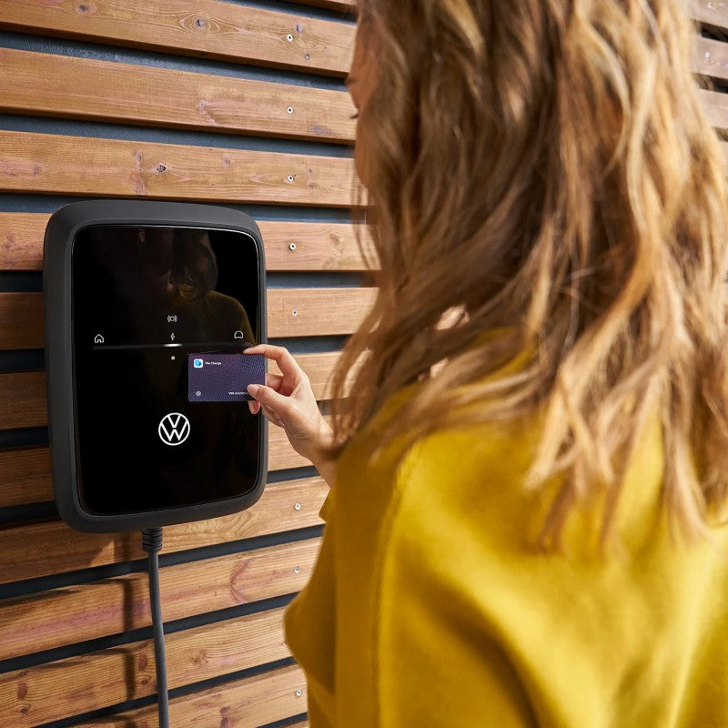 Зарядна станция Volkswagen ID.Charger Connect 2